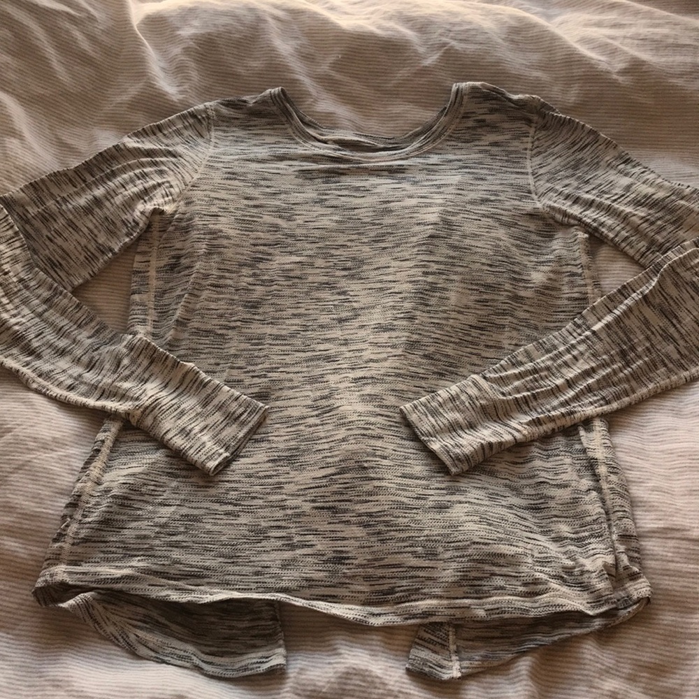 Lulu Long sleeve open/tie back grey workout top